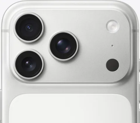 Apple iPhone 17 Pro in Silver, camera plateau close-up
