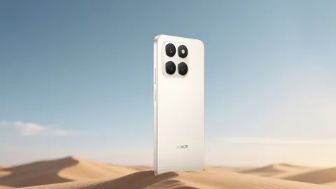 Honor 400 Smart in Desert Gold against sand dunes