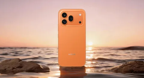 Honor 600 Pro in Orange at sunset