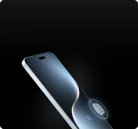 Honor Magic7 Pro tilted showing wireless charging