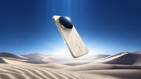 Honor Magic8 Pro in Sunrise Gold