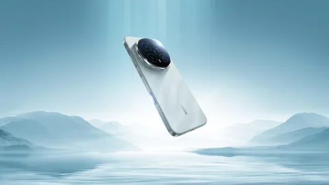 Honor Magic8 Pro in Sky Cyan