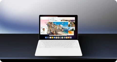 Honor MagicPad 4 in laptop mode with keyboard attached
