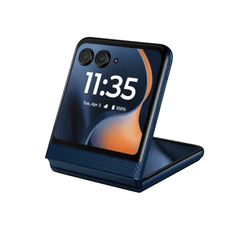 Motorola Razr 60 in Gibraltar Sea, flex mode