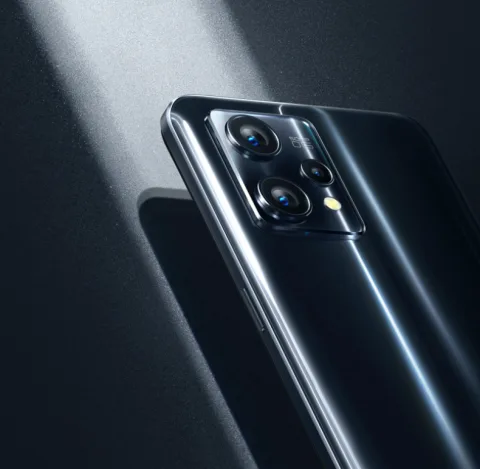 Realme 9 Pro+ in Midnight Black, camera module close-up