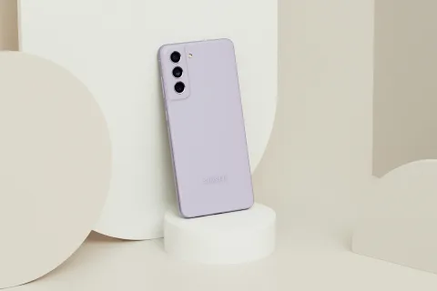Samsung Galaxy S21 FE 5G in Lavender, back view