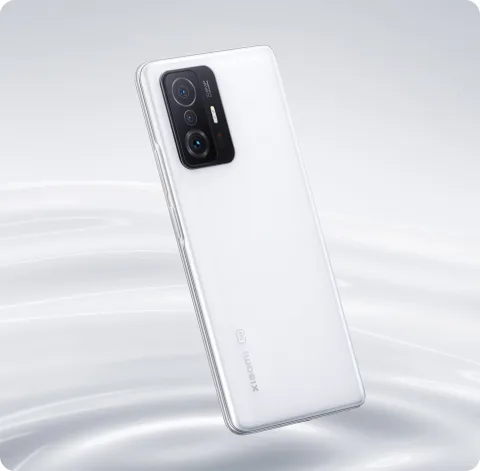 Xiaomi 11T in Moonlight White, back view
