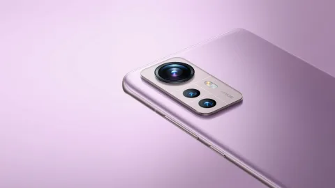 Xiaomi 12 in Purple, camera module detail