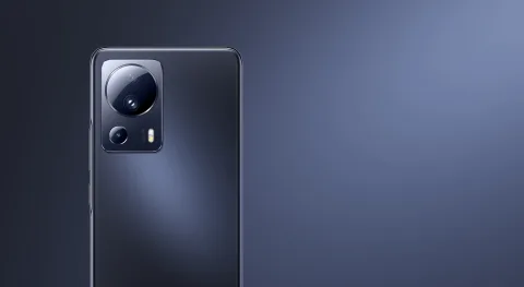 Xiaomi 13 Lite in Lite Black, camera module detail