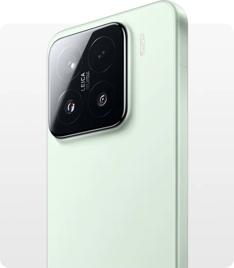 Xiaomi 15 in Green, camera module detail