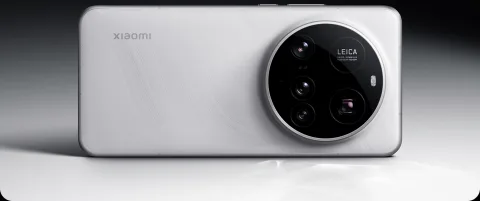 Xiaomi 15 Ultra in White, back view