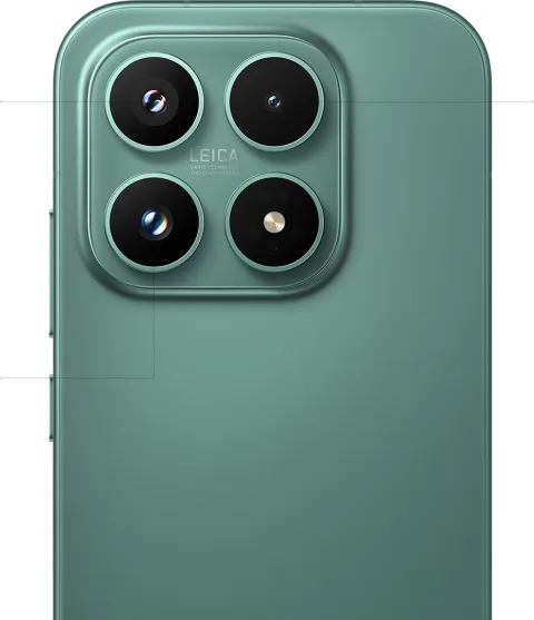 Xiaomi 17 in Green, back camera detail