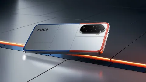POCO M7 in Silver, back view